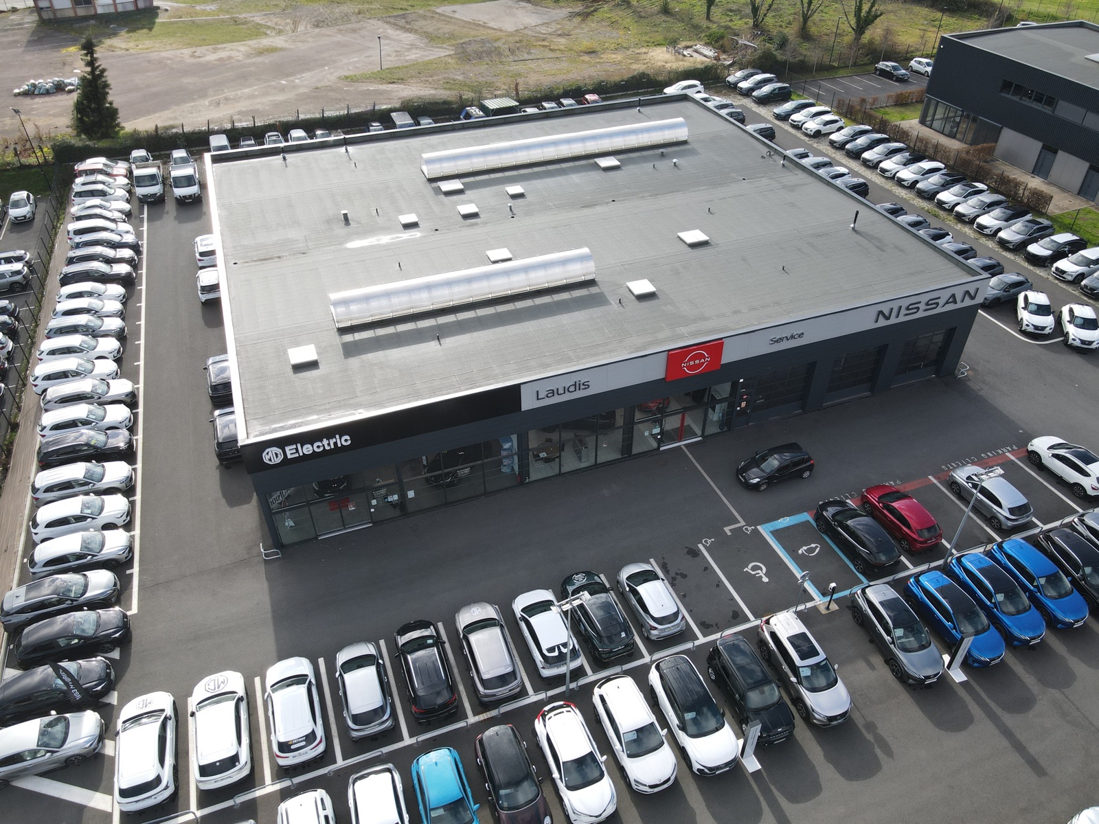NISSAN Brive - photo 1