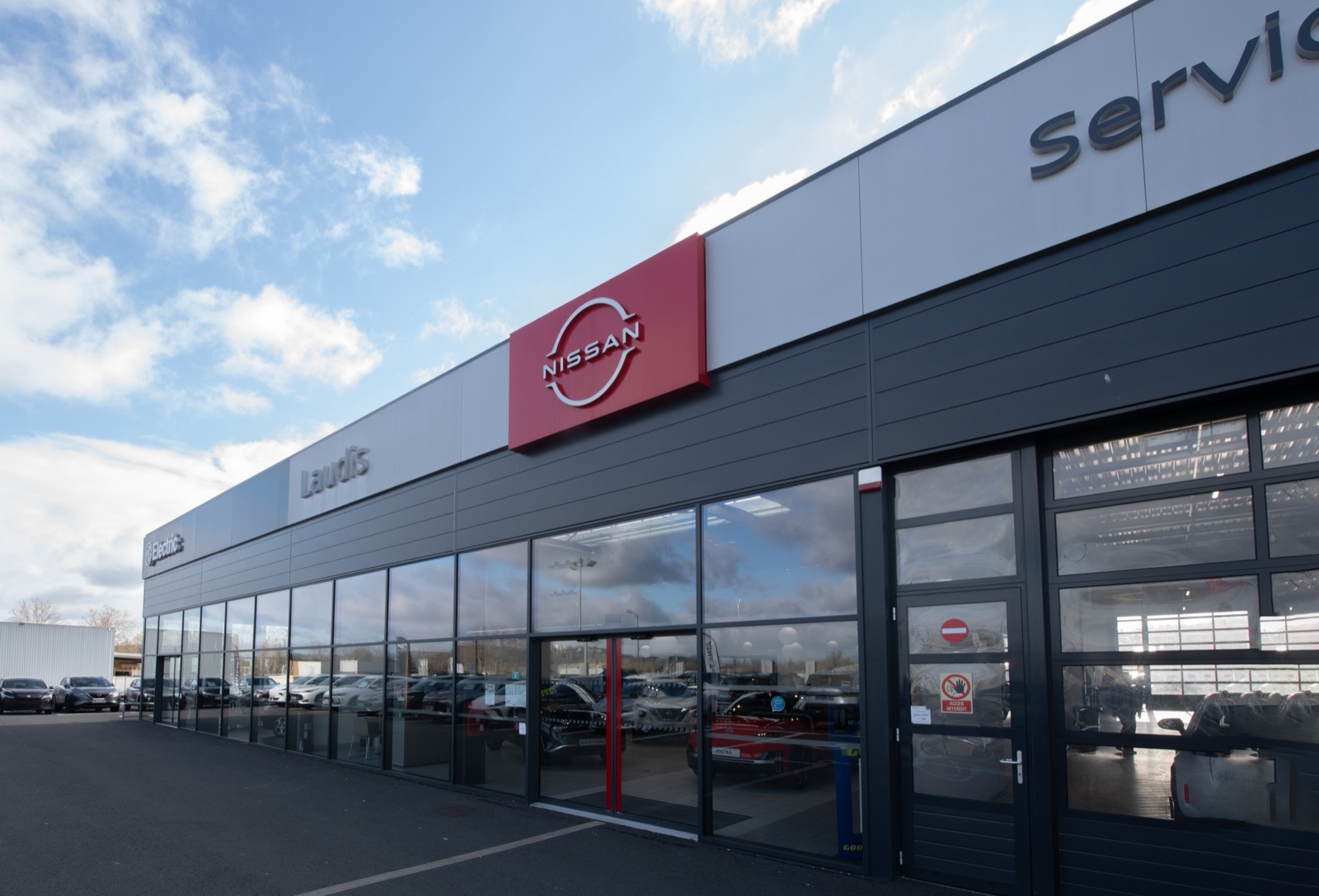 NISSAN Brive - photo 4